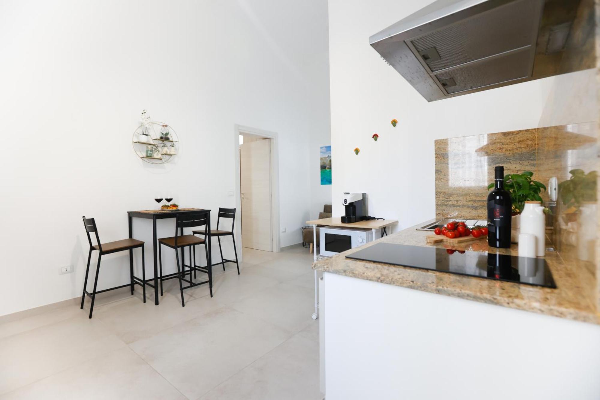 Elegante Bilocale Con Giardino Apartment Lecce Luaran gambar